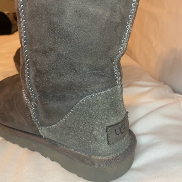 Ugg Classic II Genuine Shearling Lined Short Boot - Picture 2 of 10